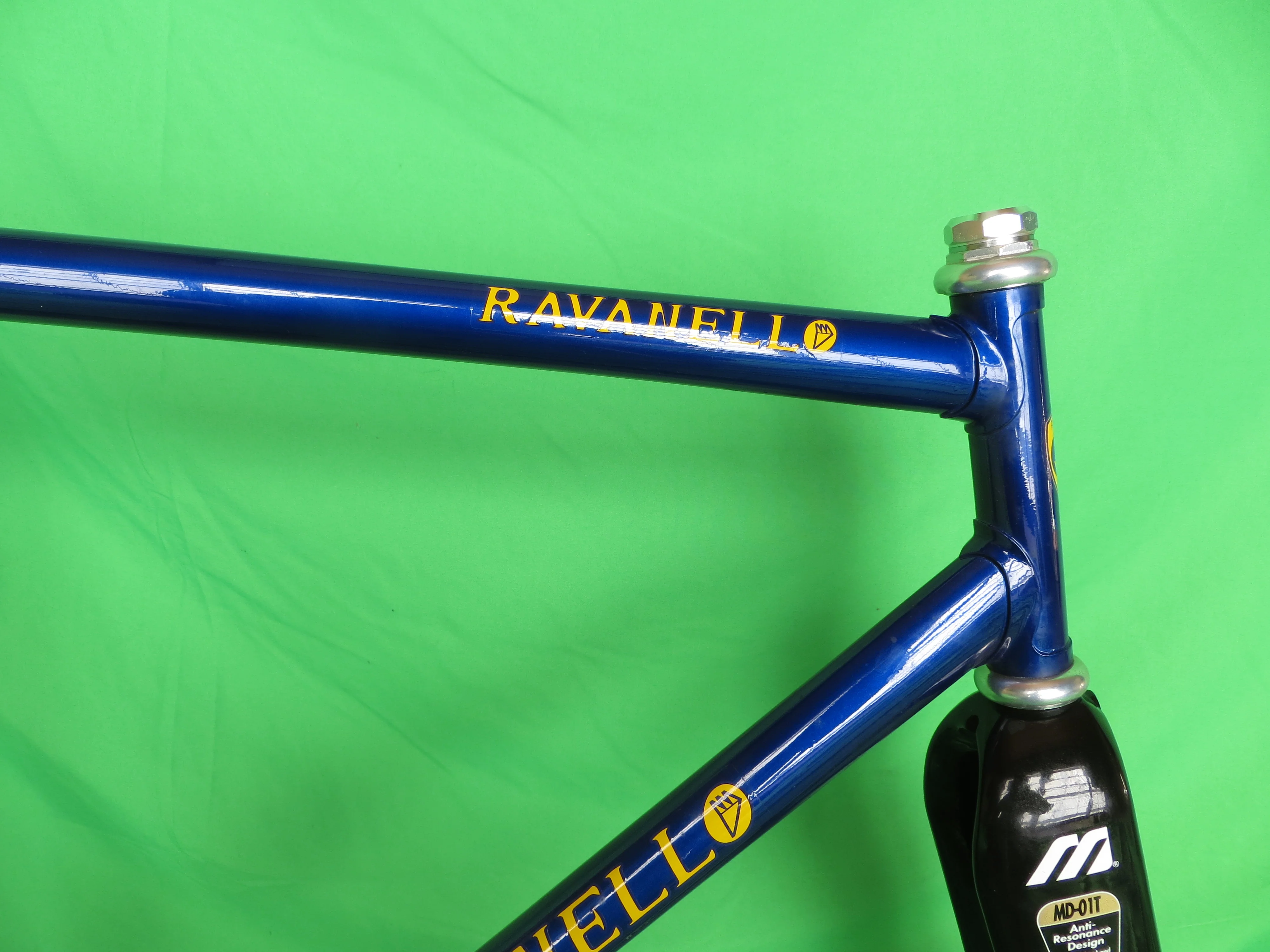 Vintage Ravanello TT // Blue Metallic 57.5cm / Shimano trackends / Mizuno Carbon Fork - Image 12