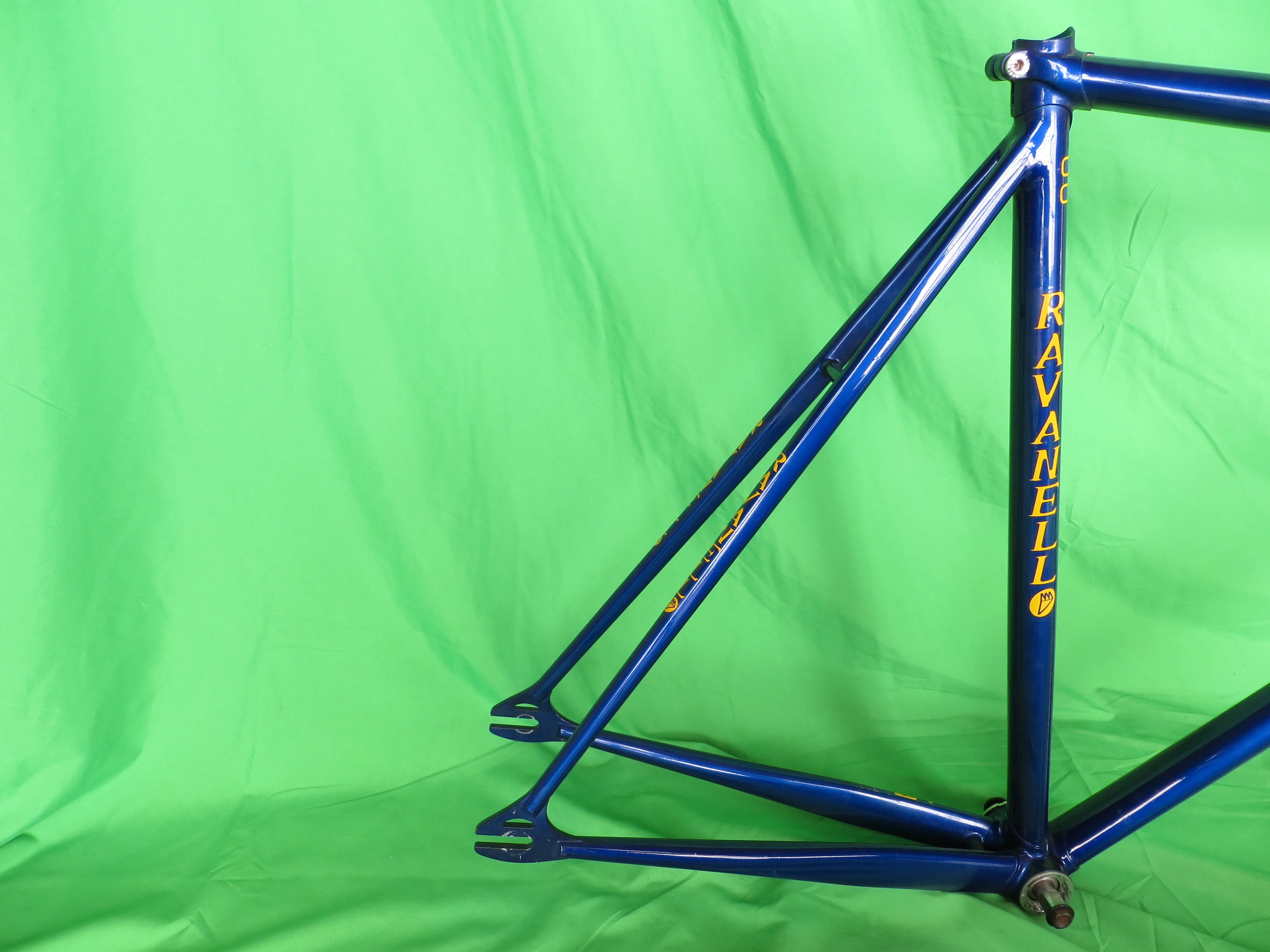 Vintage Ravanello TT // Blue Metallic 57.5cm / Shimano trackends / Mizuno Carbon Fork - Image 16