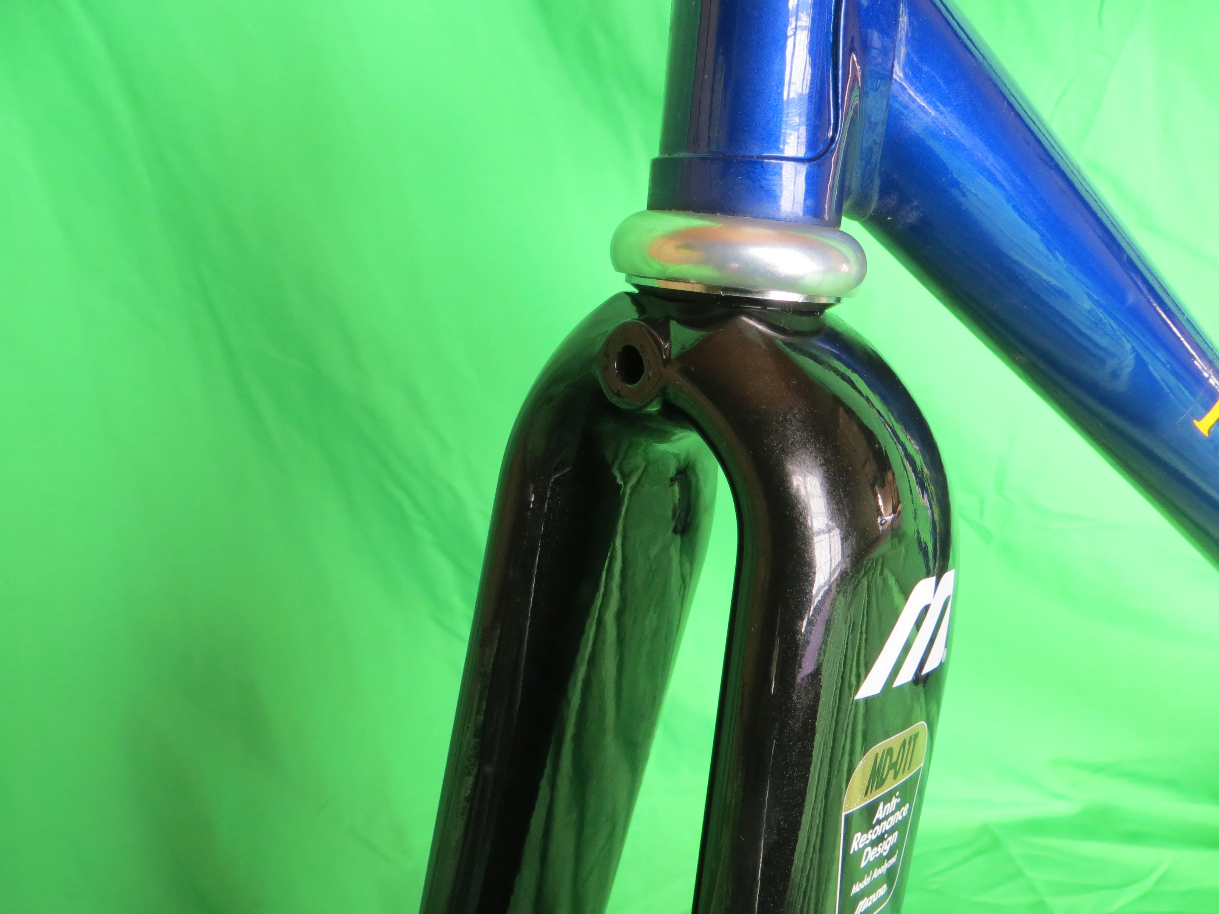 Vintage Ravanello TT // Blue Metallic 57.5cm / Shimano trackends / Mizuno Carbon Fork - Image 4