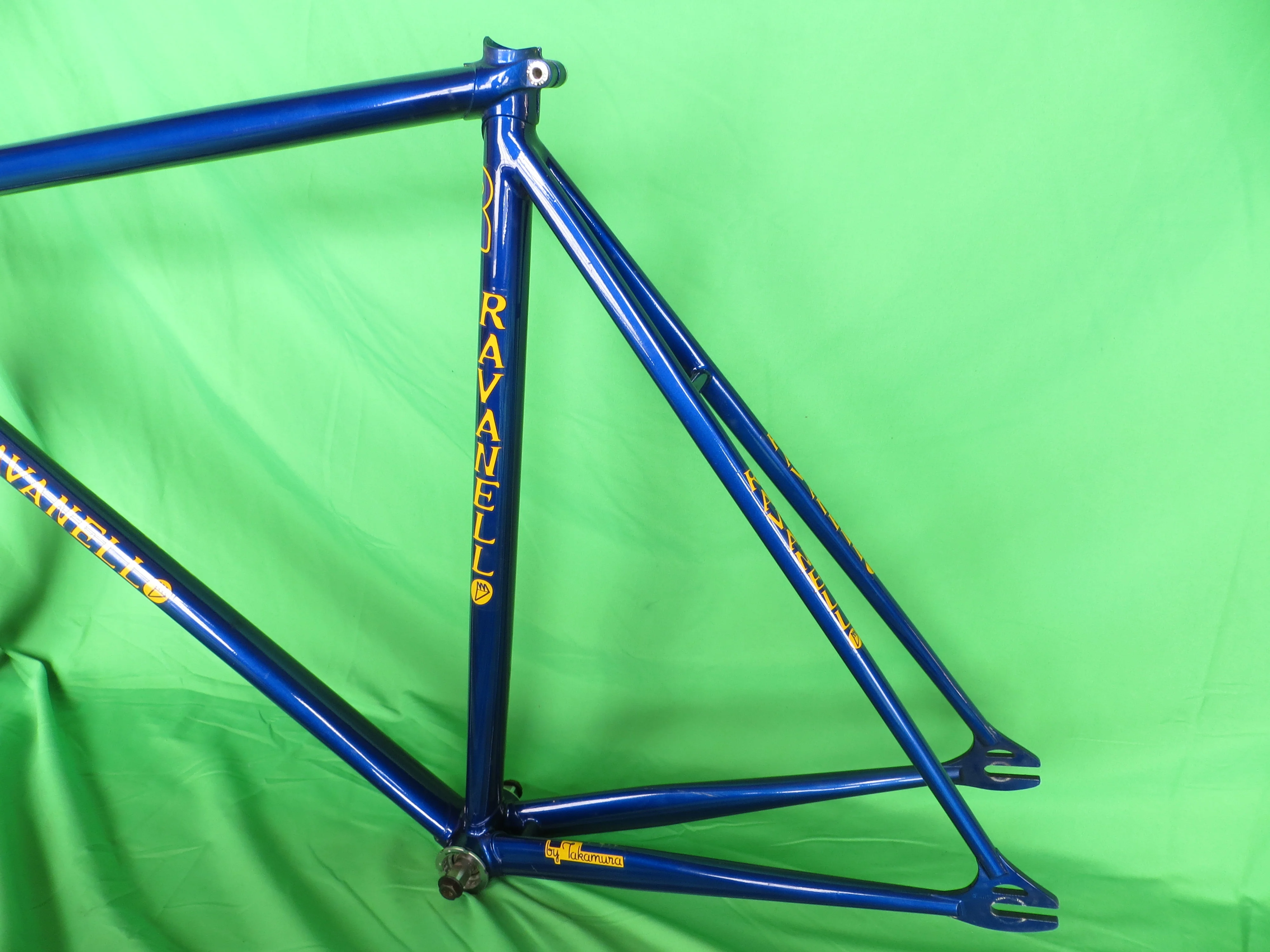 Vintage Ravanello TT // Blue Metallic 57.5cm / Shimano trackends / Mizuno Carbon Fork - Image 9