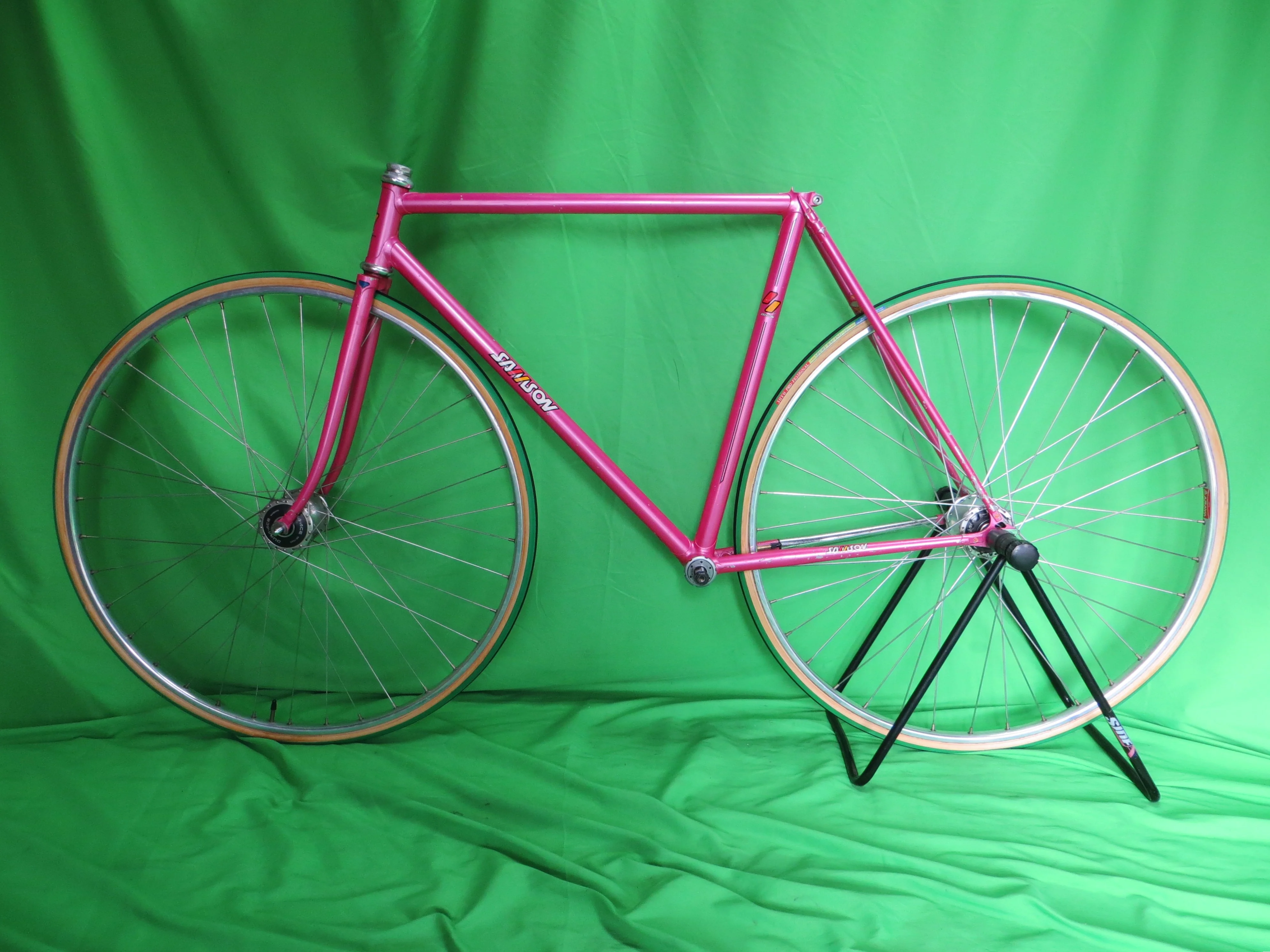 Vintage Samson // Ruby Pink Metallic // 51cm - Image 18