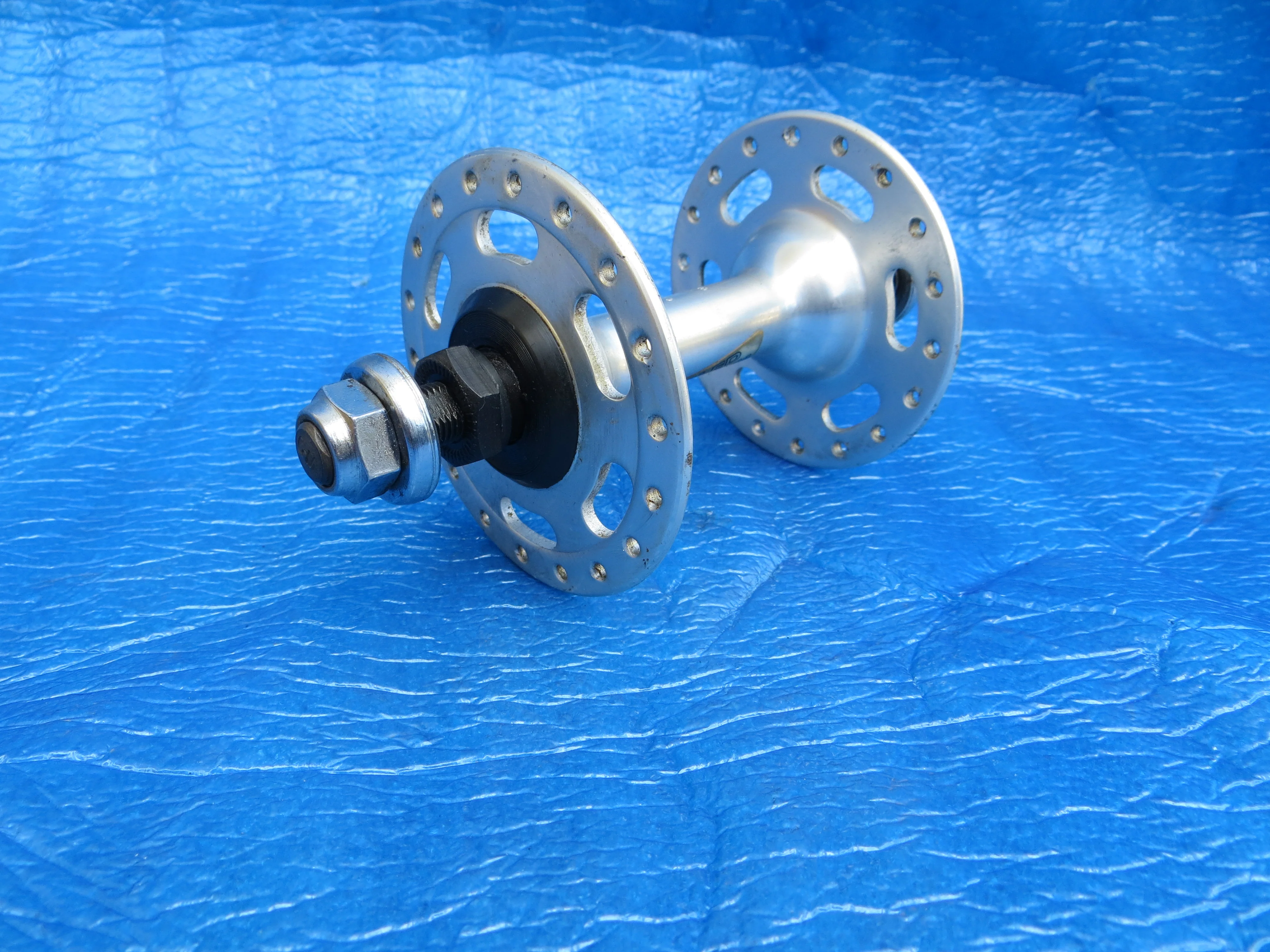 Vintage Shimano HB-MN72 36H Front Hub 8mm Non NJS (26032801) - Image 3
