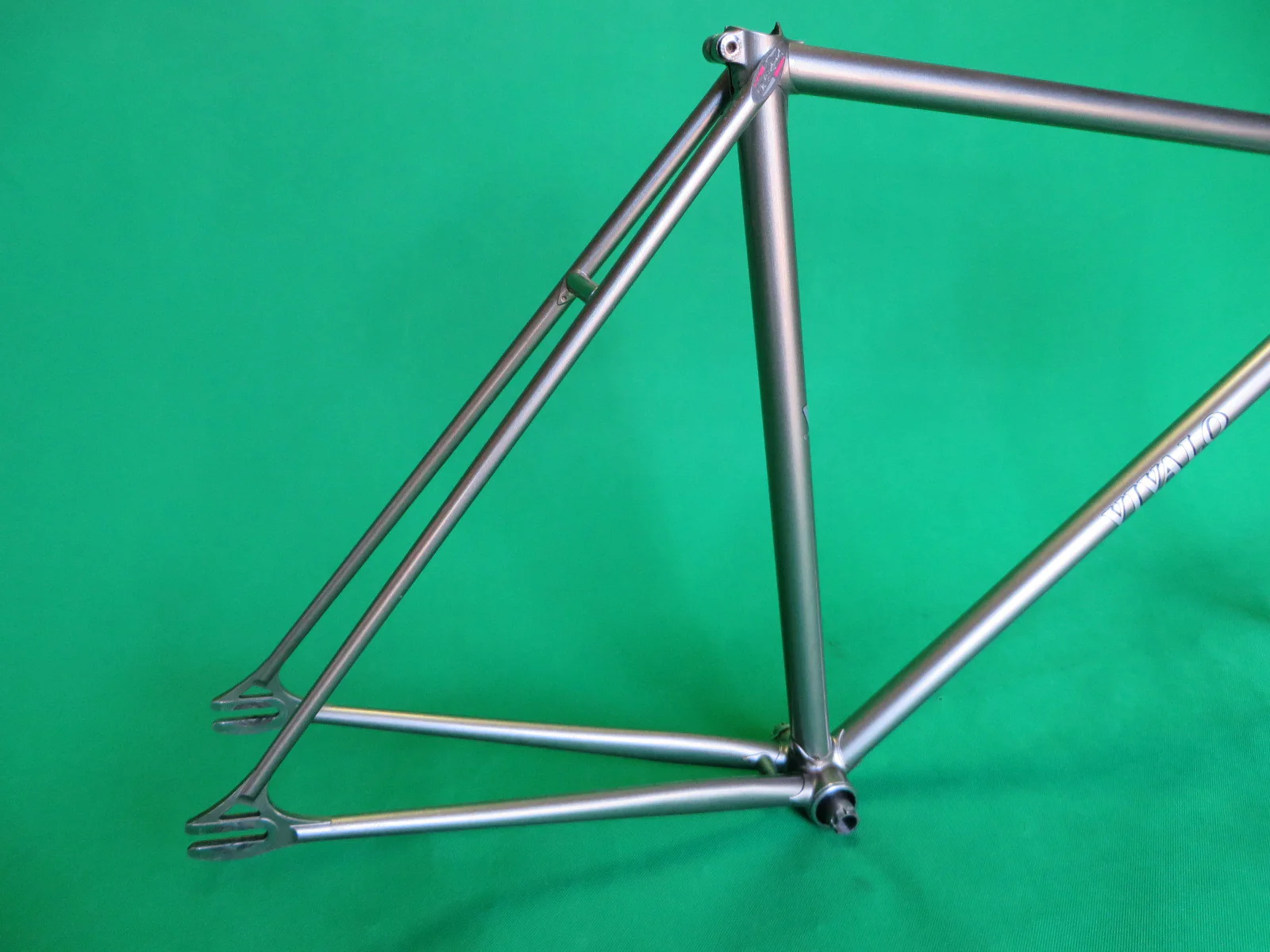 VIVALO // grey-silver 2002 // 51cm - Image 12