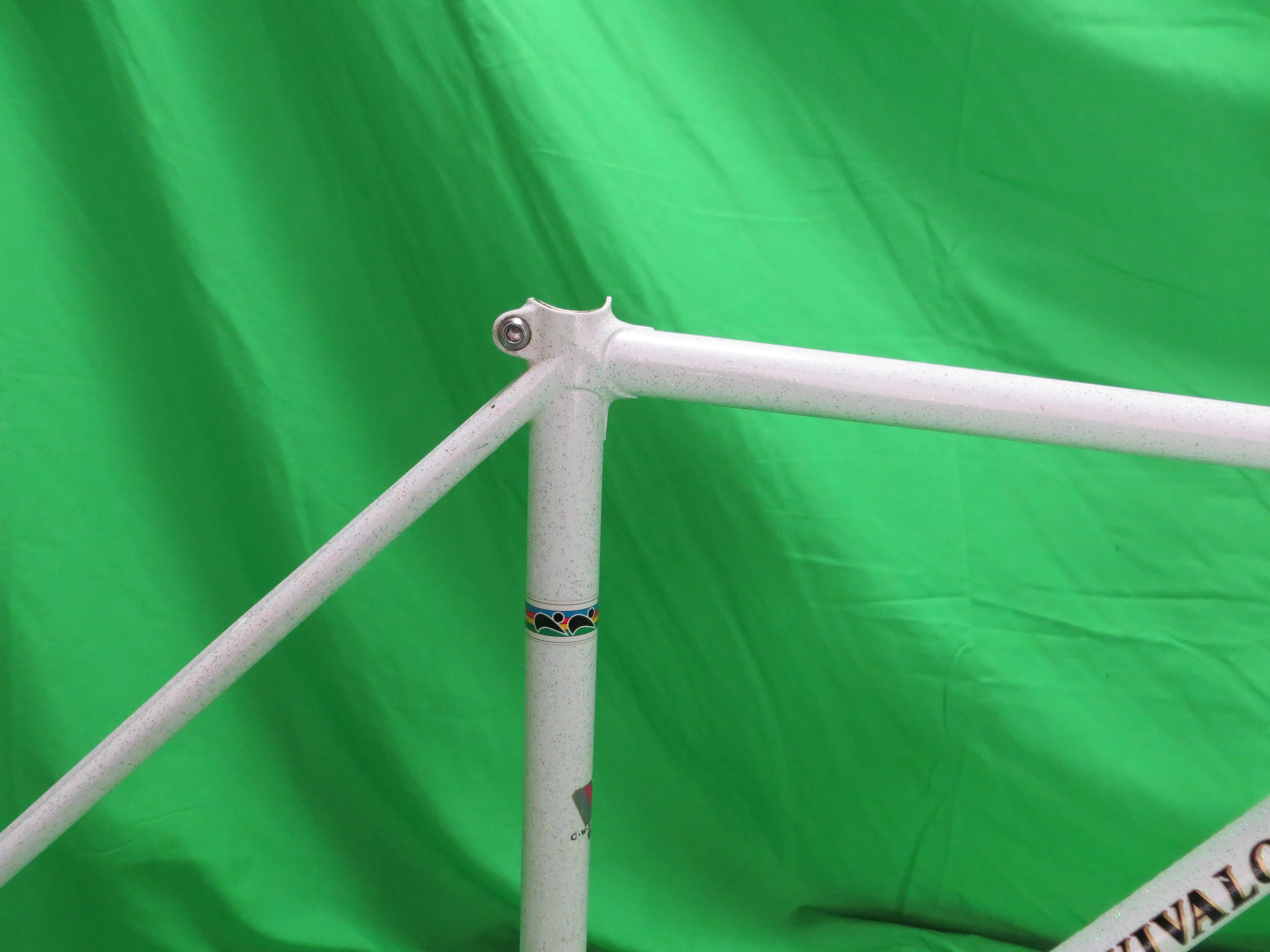 VIVALO Kaisei 8630R // White with rainbow flake // 49cm - Image 12