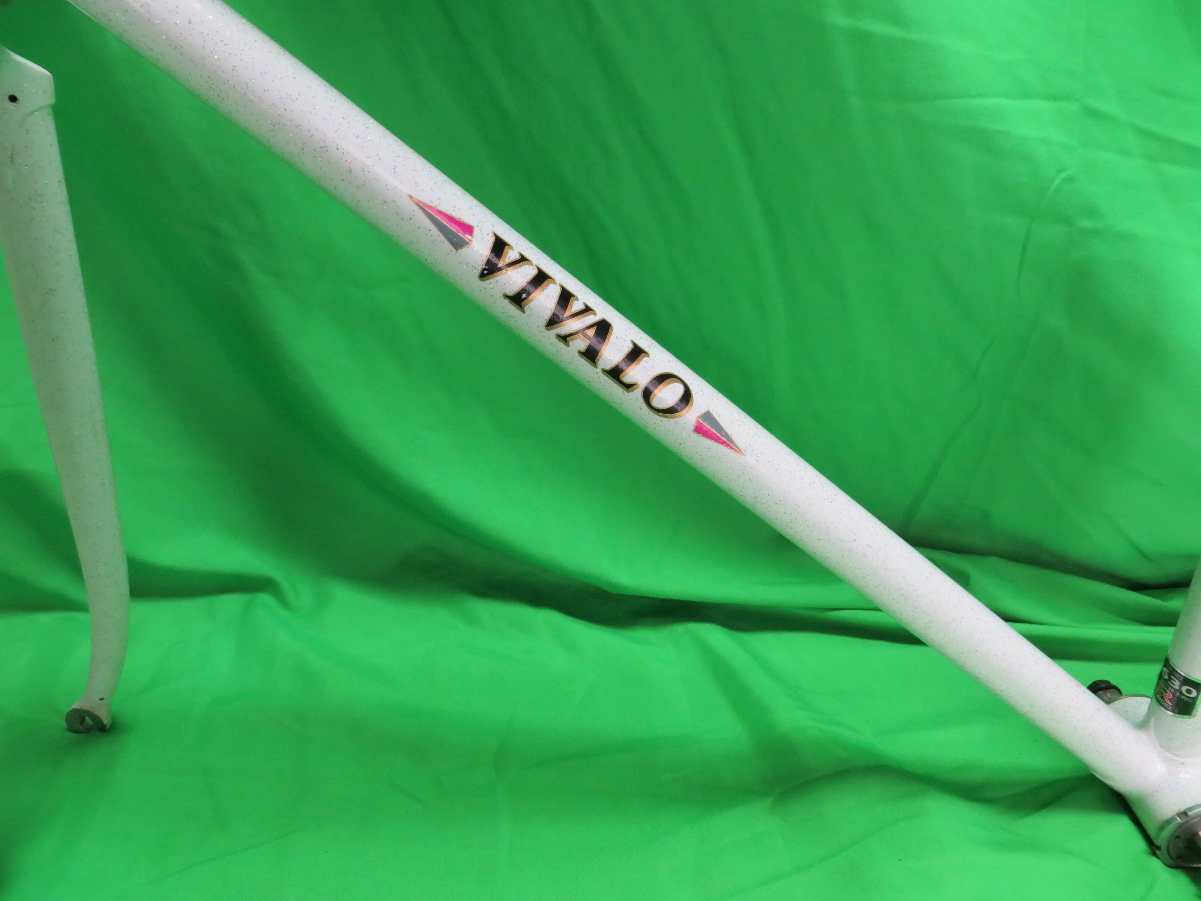 VIVALO Kaisei 8630R // White with rainbow flake // 49cm - Image 6