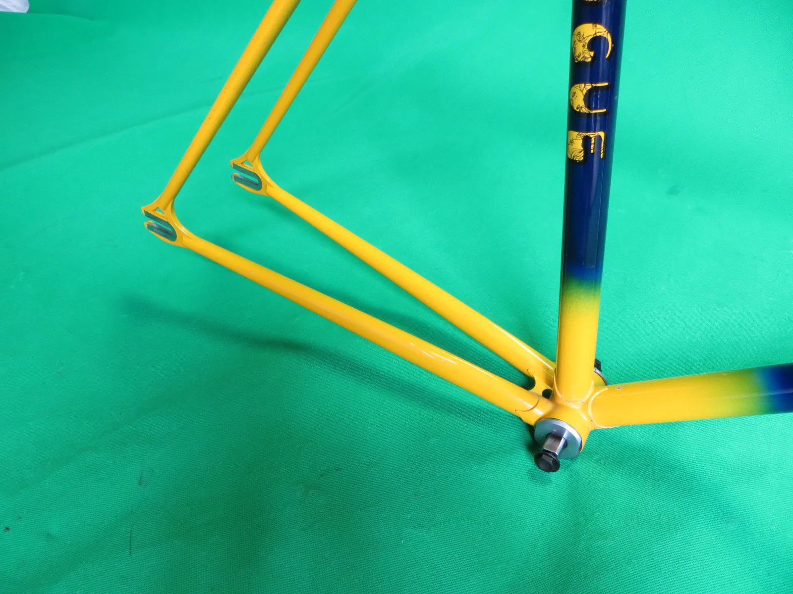 VOGUE // dark blue + yellow fade // 51cm - Image 14