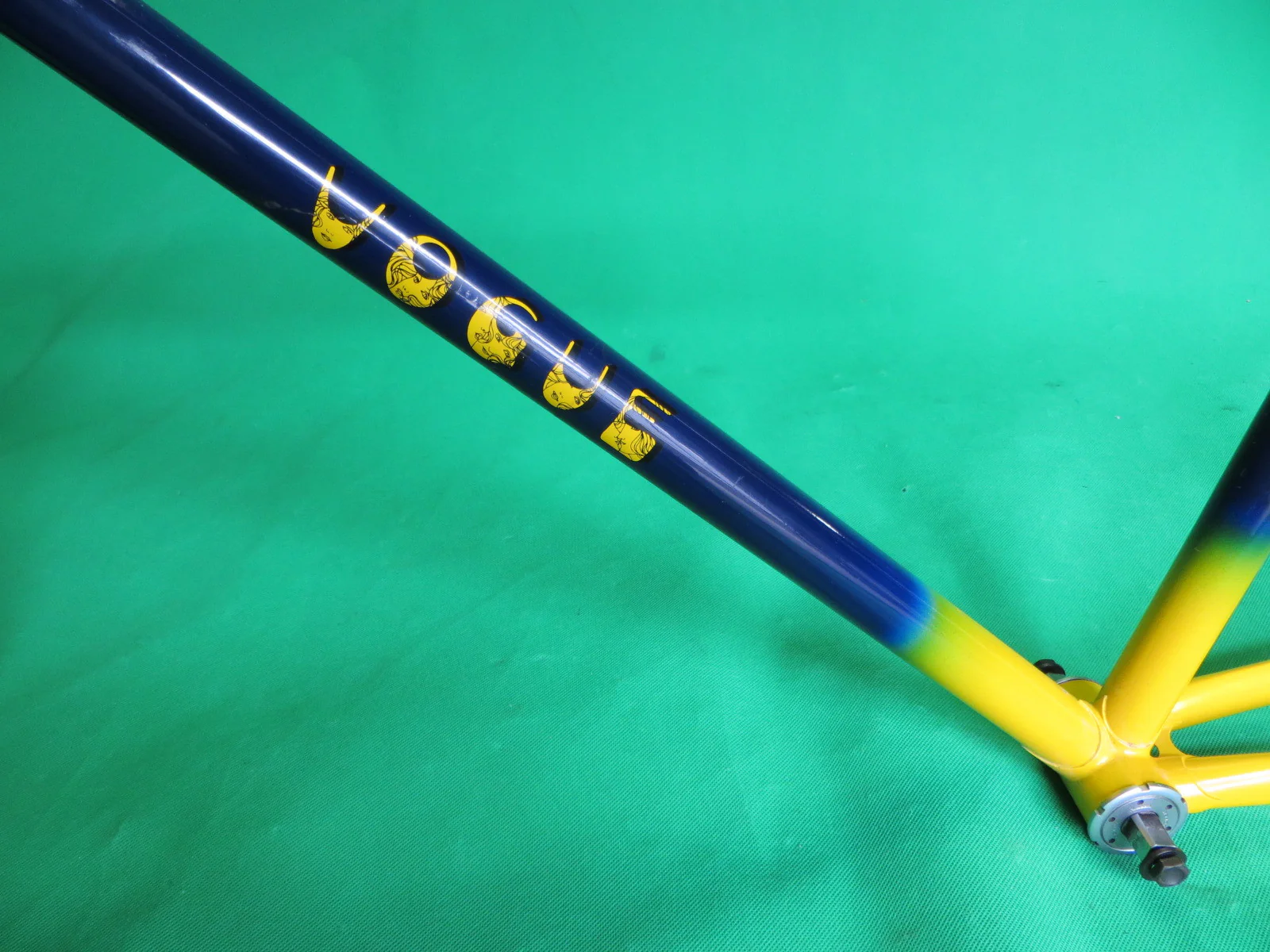 VOGUE // dark blue + yellow fade // 51cm - Image 6