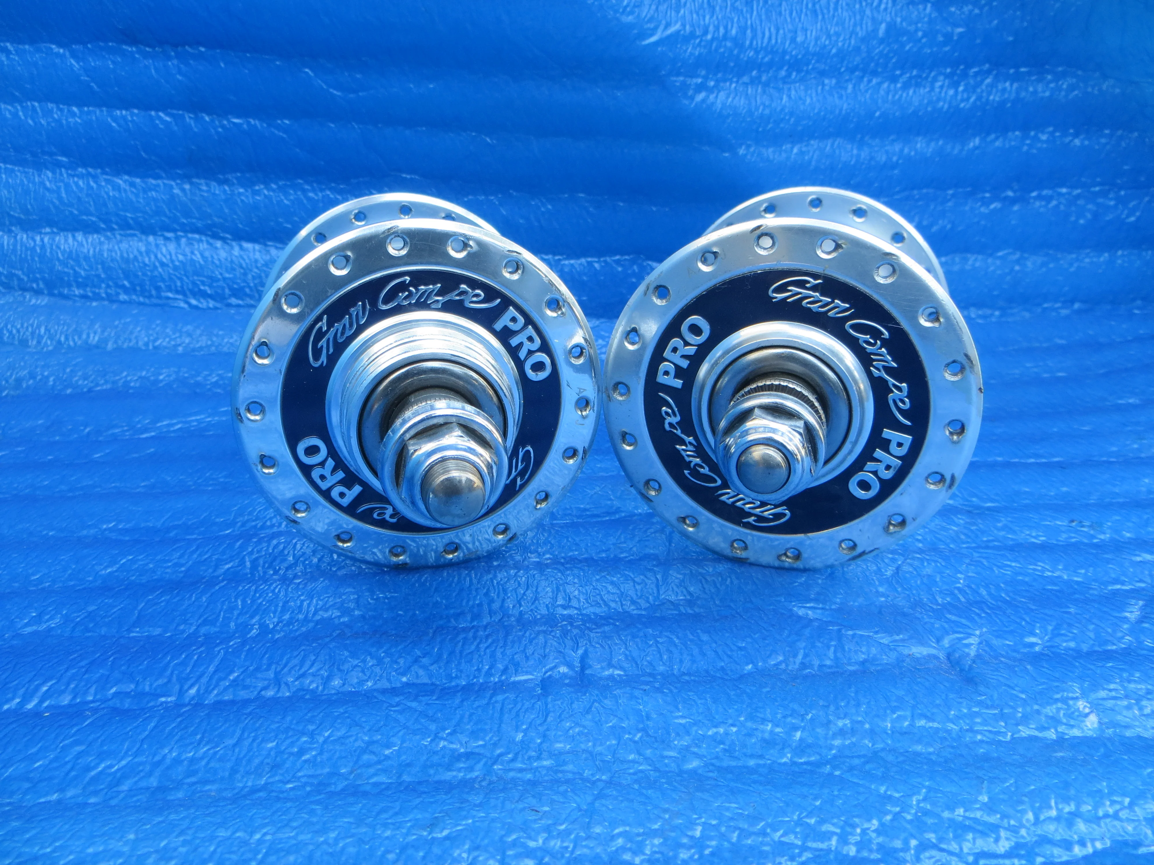 Yoshigai Gran Compe Pro 36H Hub set NJS 120mm (26022827)